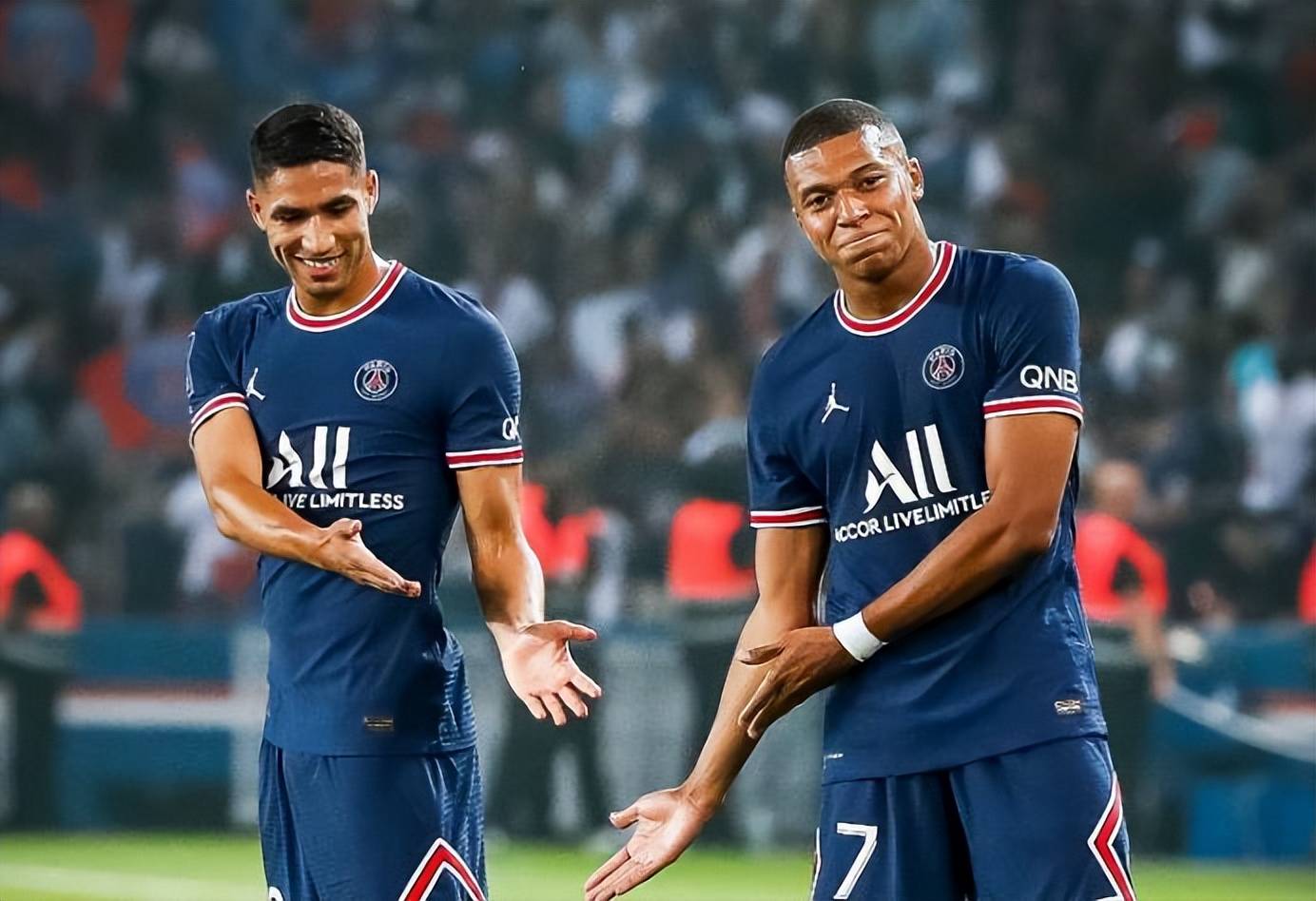 墨西哥翻盘巴黎，阿什拉夫带队取胜