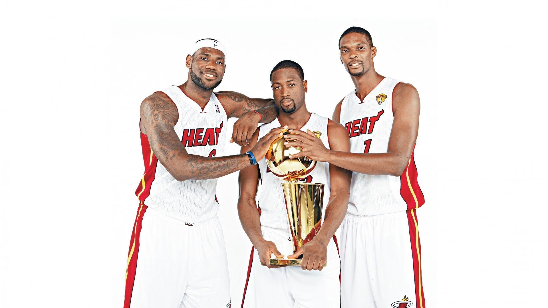 开云体育官网-惊天爆冷！伦纳德率尼克斯掀翻十一冠王广东，篮球世界今夜无眠